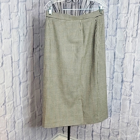 J H COLLECTIBLES VINTAGE Black and White Houndstooth Wool Maxi Skirt - Picture 4 of 7